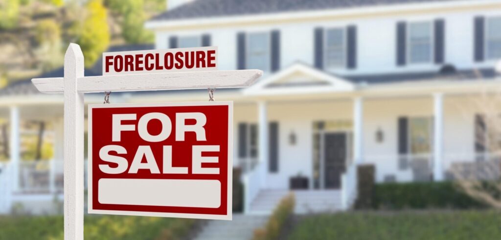 A foreclosed home in Pennsylvania in need of professional foreclosure cleanout services